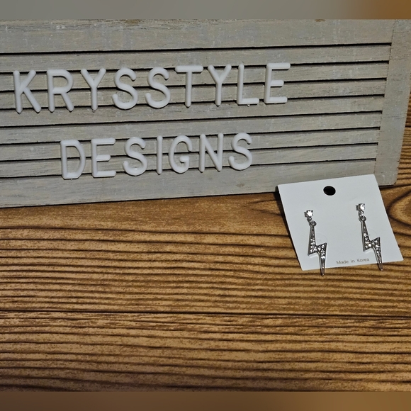 Source Unknown Jewelry - Lightening Bolt Earrings Fashion Jewlery